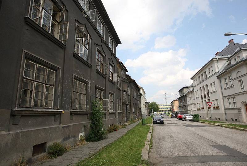 Jubilejní kolonii považují lidé z Ostravy-Jihu za perlu městského obvodu. Na snímku z července 2010 jeden z domů, který neprošel rekonstrukcí.