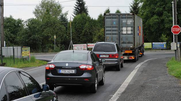 Dopravní komplikace v Hrabové. 