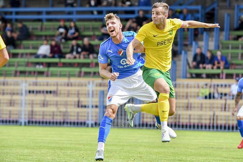 Fotbalová příprava Baník Ostrava (v modrém) - MŠK Žilina 1:3. Hráno v Havířově 9. července 2022.