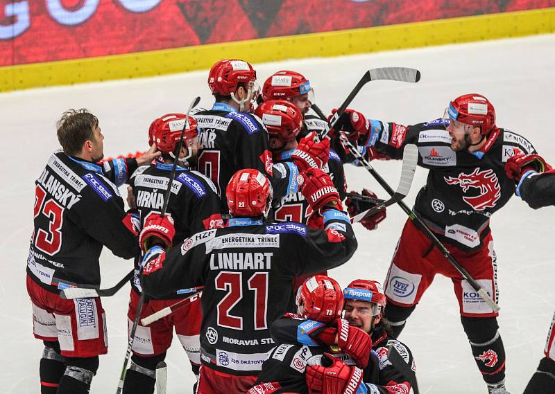 Snímek ze zápasu Ocelářů Třinec v play off hokejové extraligy. Ilustrační foto.