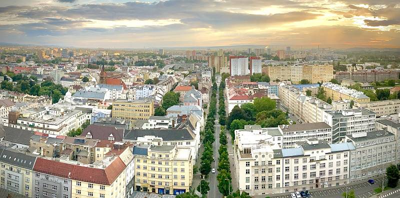 Ostravská muzejní noc přilákala zájemce i do Dolu Michal, na vyhlídkovou věž nové radnice či k historickým vozům dopravního podniku.