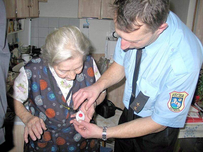 V Ostravě je mezi důchodci a handicapovanými lidmi zájem o nouzová tlačítka velký. Ilustrační foto.