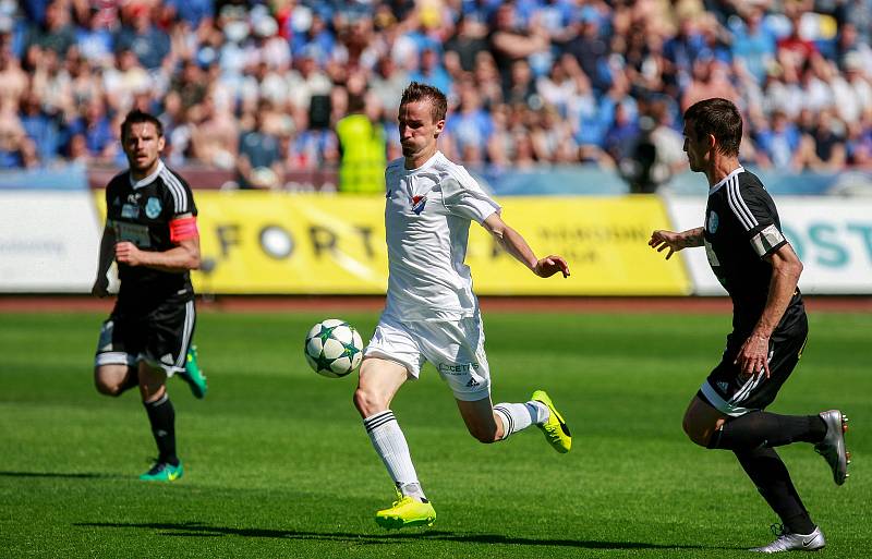 FC Baník Ostrava - 1.SC Znojmo. Uprostřed Martin Sus