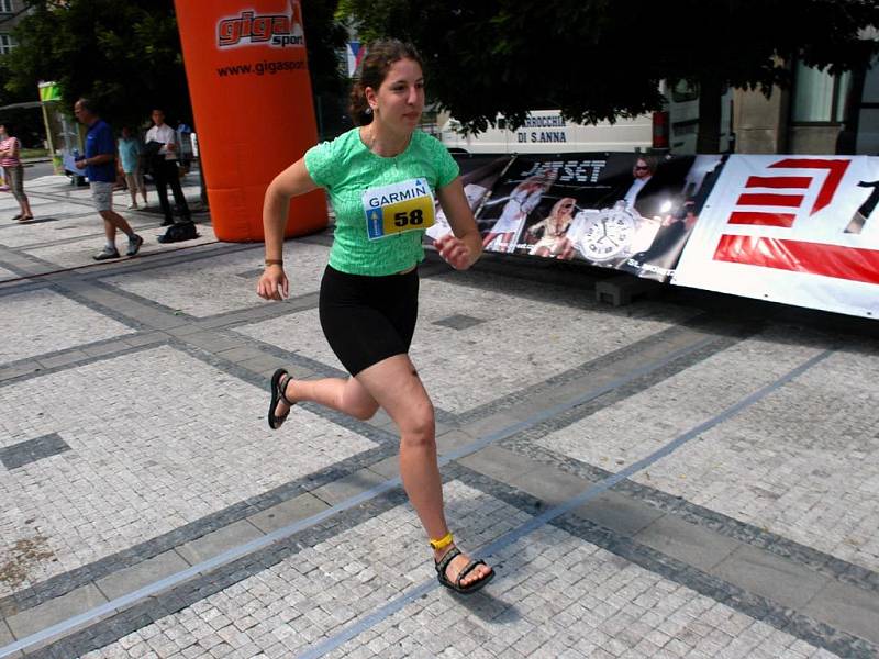 Za minutu a sedmapdesát sekund zvládl vyběhnout šestaosmdesát výškových metrů na věž ostravské Nové radnice vítěz sobotního závodu Garmin Run-UP 2008