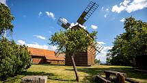 Partutovický dřevěný větrný mlýn, léto 2021.