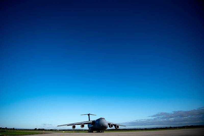 Přílet amerického transportní letoun Lockheed C-5M Super Galaxy, 18. září 2019 v Mošnově