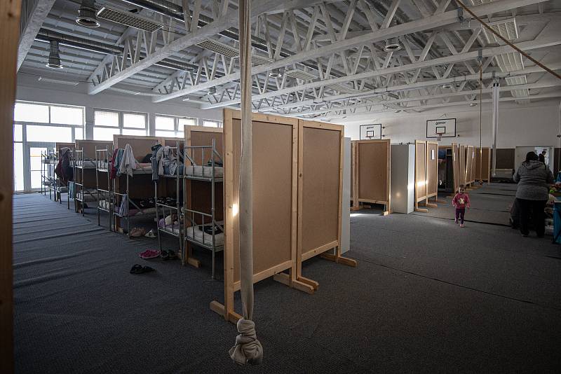 Evakuační centrum v prostorách Fakultní základní školy na Tererově náměstí pro válečné uprchlíky z Ukrajiny, 21. března 2022 v Olomouci.