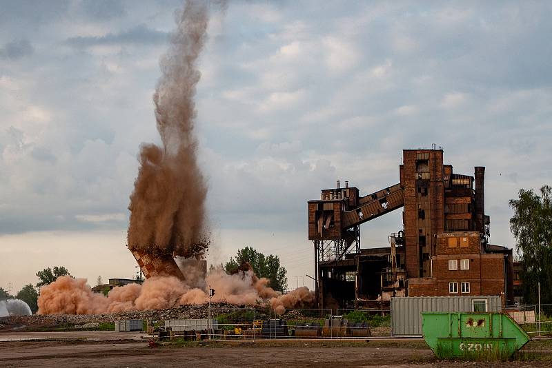 Odstřel ostravského komínu Strakáč, 3.srpna 2019 v Ostravě.