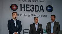 Společnost Magna Energy Storage (MES) otevřela v průmyslové zóně po bývalém černouhelném Dole František továrnu na výrobu vysokoenergetických akumulátorů HE3DA, 17. září 2020 v Horní Suché. Spolumajitel HE3DA a autor projektu Magna Energy Storage Radomír 