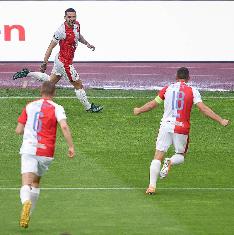 Utkání 29. kola první fotbalové ligy: FC Baník Ostrava - SK Slavia Praha, 10. června 2020 v Ostravě. Radost Slavie (zleva) David Zima ze Slavie, Claidiu Stanciu Nicolae ze Slavie a Jan Bořil ze Slavie.