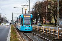 Dopravní tramvajová trať v úseku ulice Opavská, 18. listopadu 2021 v Ostravě.