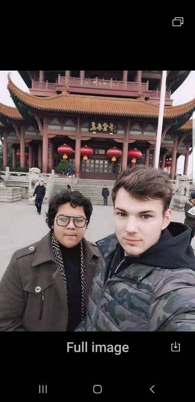 Wu-chan patří mezi nejmodernější města v Číně. Nyní se tam ale bez roušky nevyplatí vycházet ven, což dobře ví i Daniel Pekárek. Další snímky jsou z rodinných alb.