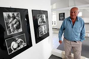 Fotograf František Dostál vystavuje ve Výtvarném centru Chagall v Ostravě.