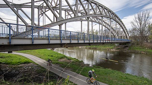 ŘSD připravuje nutnou opravu historicky významného mostu přes řeku Odru na silnici I/56 vedoucí z Ostravy na Hlučín a Opavu, 6. května 2021 v Ostravě. 