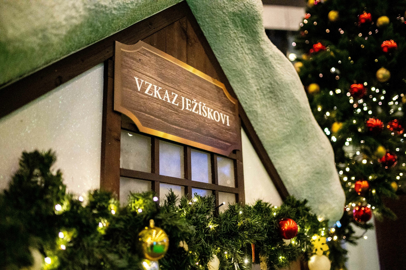 OBRAZEM: Takto vypadá vánoční výzdoba v Ostravě. Září obchoďáky i ulice -  Moravskoslezský deník