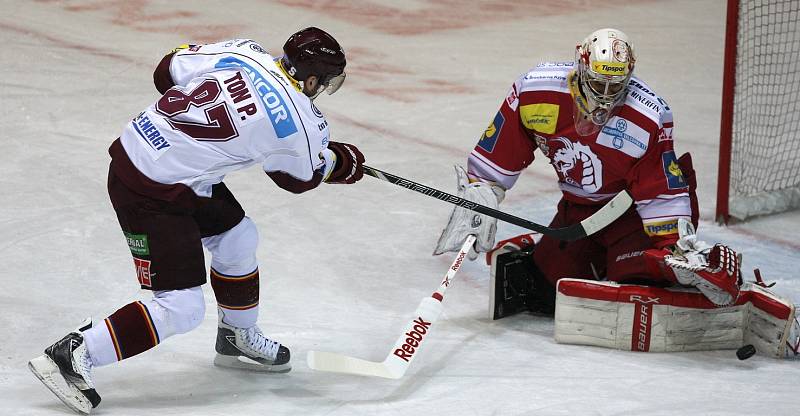 Čtvrtfinále play off hokejové extraligy Třinec - Sparta