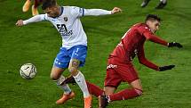 Utkání 13. kola první fotbalové ligy: FC Baník Ostrava - Sigma Olomouc, 18. prosince 2020 v Ostravě. (Zleva) Martin Fillo z Ostravy a Mojmír Chytil z Olomouce.