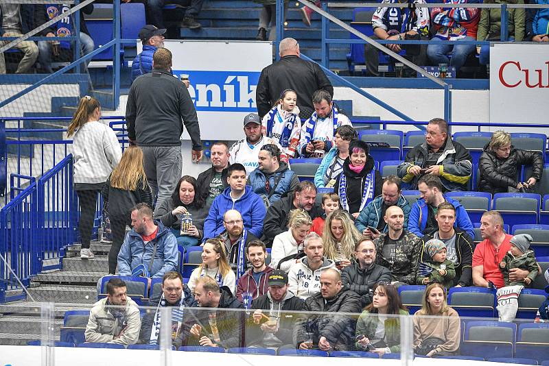 Čtvrtfinále play off hokejové extraligy - 4. zápas: HC Vítkovice Ridera - HC Oceláři Třinec, 24. března 2022 v Ostravě. Fanoušci
