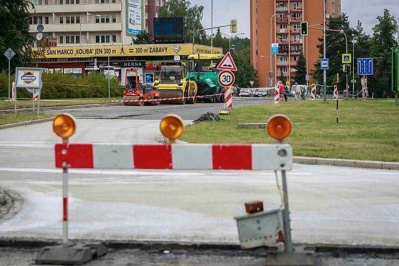 Dopravní omezení v Porubě u Duhy. Ilustrační foto.