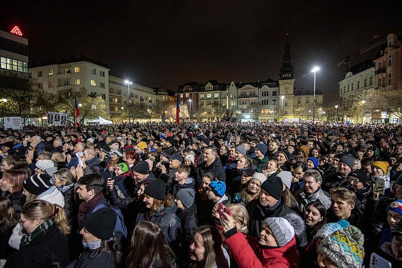 Prezidentský kandidát Petr Pavel dorazil na Masarykovo náměstí, 19. ledna 2023, Ostrava.