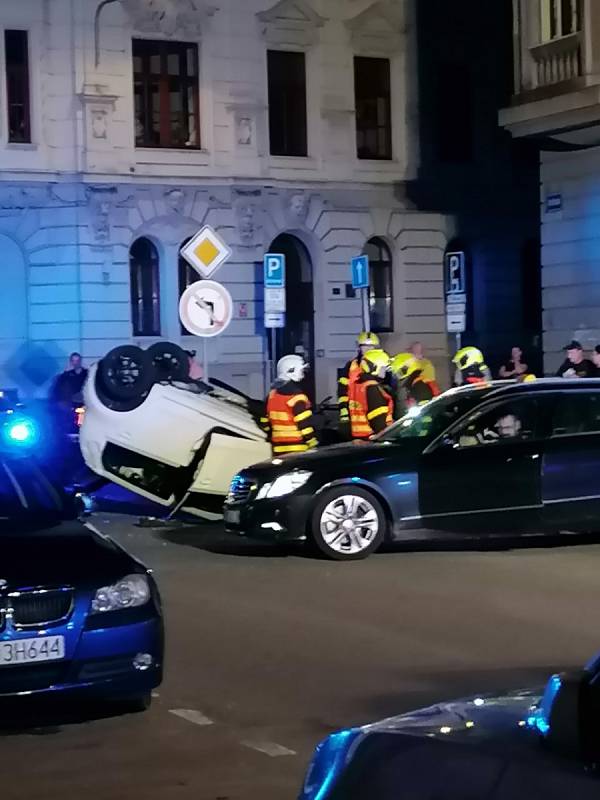 Večerní nehoda v centru Ostravy.