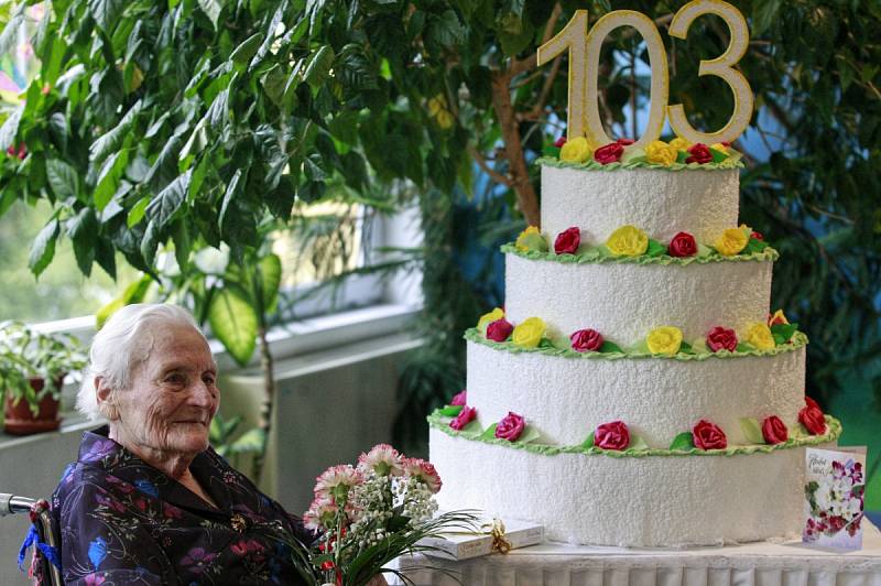 BOHUSLAVA STRAKOŠOVÁ oslavila už 103. narozeniny.