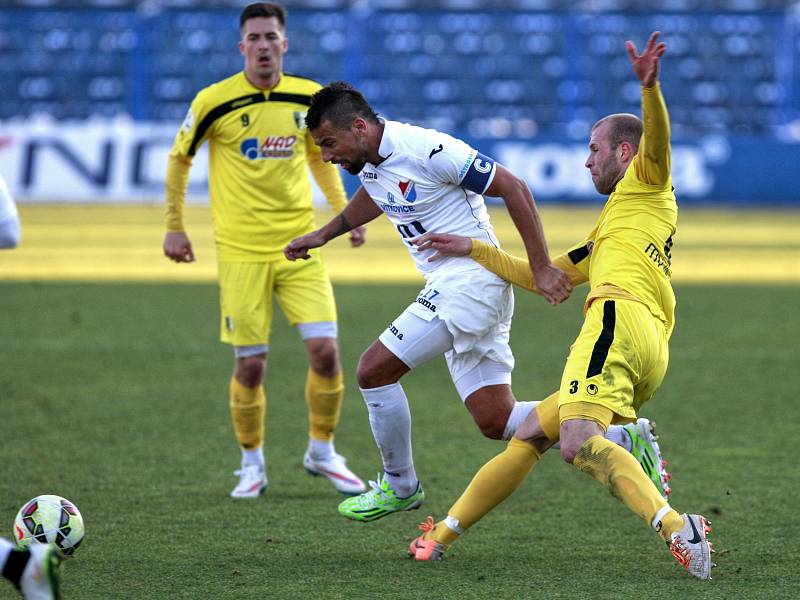 Útočník Baníku Milan Baroš věří, že ostravský celek dnes v Teplicích uspěje a odveze si alespoň bod.