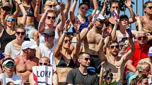 Semifinále žen Brazílie - Nizozemsko. FIVB Světové série v plážovém volejbalu J&T Banka Ostrava Beach Open, 2. června 2019 v Ostravě. Na snímku fanoušci.