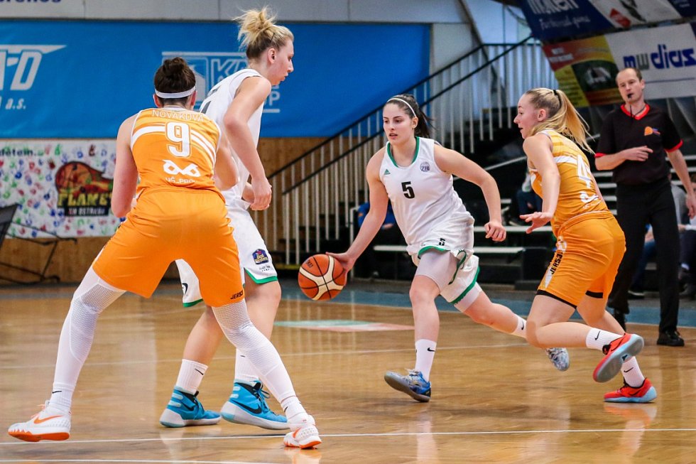 Moravskoslezský deník | Basketbal ženy: Ostrava - Praha | fotogalerie