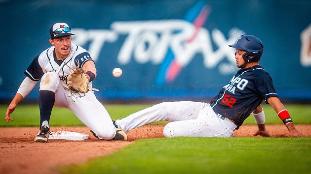 Baseballisté Arrows Ostrava v závěrečném kole nadstavbové části extraligy podlehli doma Tempu Praha 0:4 a 4:5.