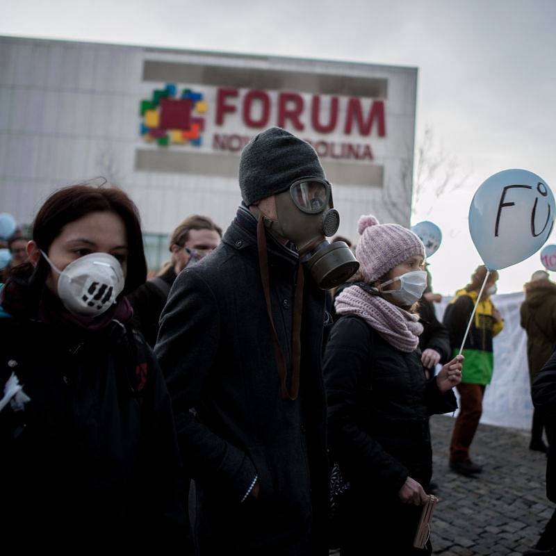 Lidé v Ostravě 23. února 2017 demonstrovali za čisté ovzduší.