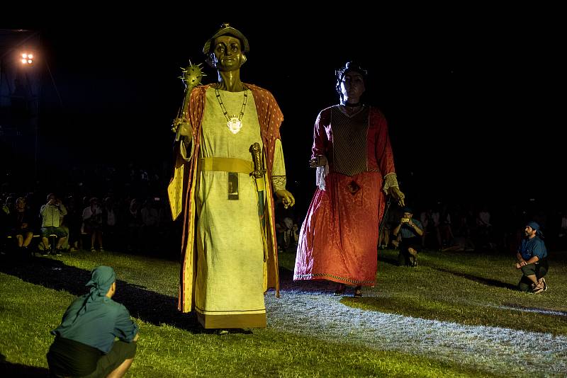 Ohňostroj katalánské kultury, který se konal 1. července 2017 v Ostravě.