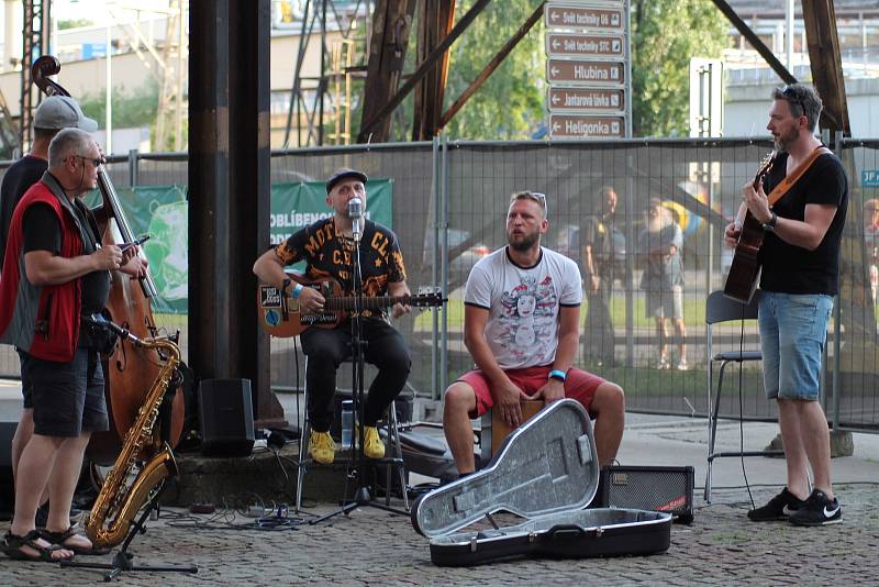 Ve středu 15. července 2020 byl zahájen NeFestival Colours of Ostrava, který je koronavirovou alternativou každoročního mnohatisícového festivalu.