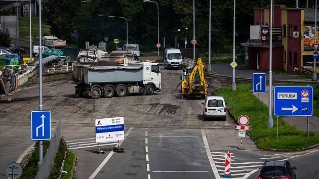 Dopravní situace na Místecké ulici v Ostravě 19. 8. 2019.