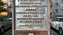 Pamětní deska připomínající tábor Hanke v Ostravě