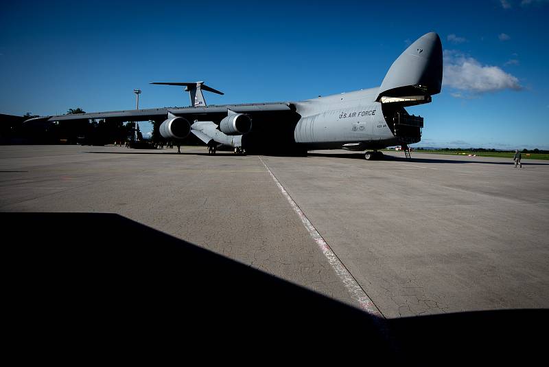 Přílet amerického transportní letoun Lockheed C-5M Super Galaxy, 18. září 2019 v Mošnově