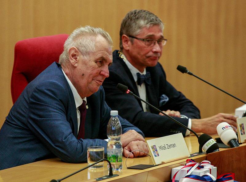 Prezident Miloš Zeman zahájil v úterý 5. září 2017 v Ostravě svou pátou oficiální návštěvu Moravskoslezského kraje.