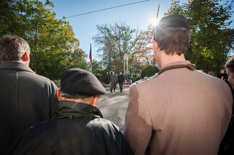 Pietní akt u Památníku bitvy u Zborova v Husově sadu. 