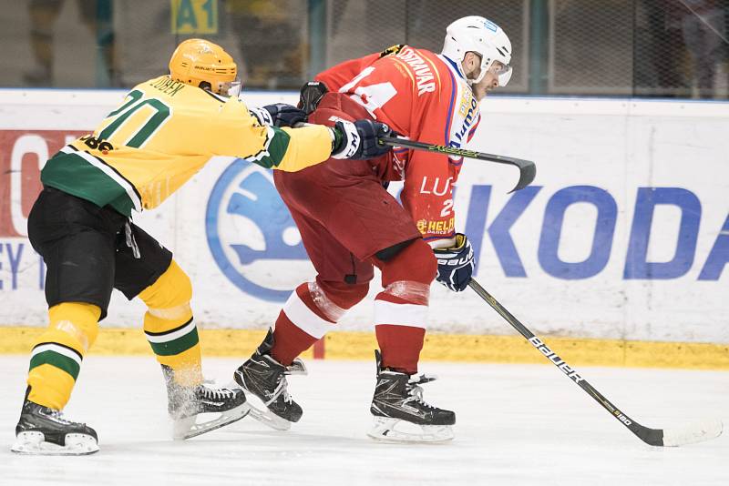 Hokejisté Poruby nestačili před čtyřmi tisíci diváky na Vsetín a podlehli mu 2:4.