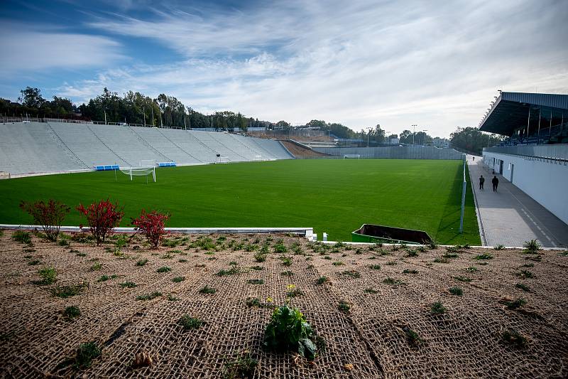 Stadion Bazaly těsně před dokončením, 7. října 2019 v Ostravě.