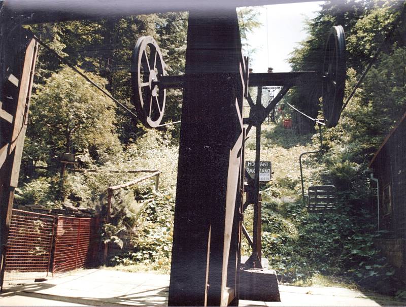 Dolní stanice lanovky z Trojanovic na Pustevny v roce 1980.