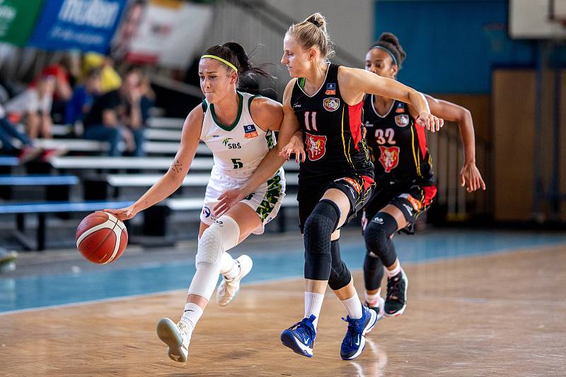 První herní prověrkou před novým ročníkem ligy byl pro basketbalistky SBŠ Ostrava domácí Memoriál Jiřího Jurdy. Obsadily v něm 2. místo.