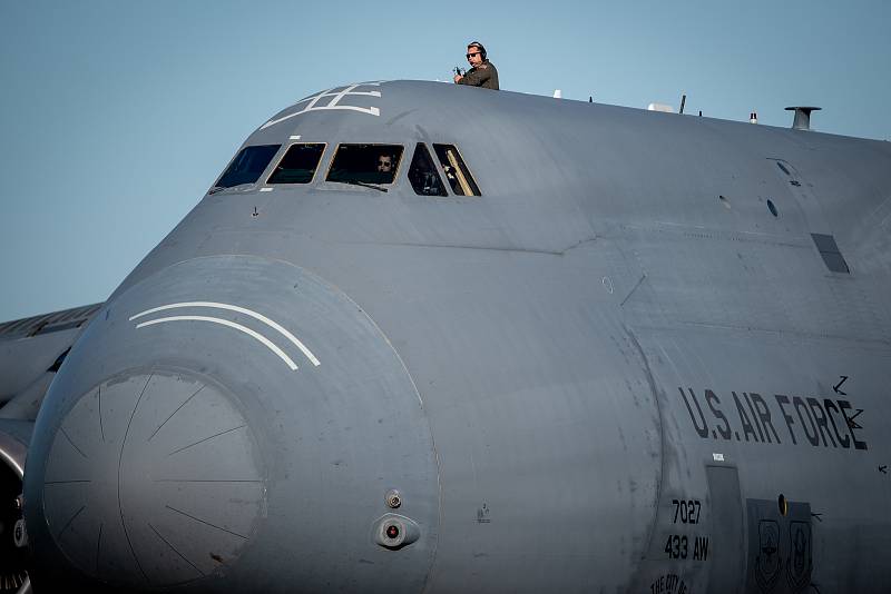 Přílet amerického transportní letoun Lockheed C-5M Super Galaxy, 18. září 2019 v Mošnově