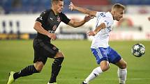 Utkání 4. kola českého fotbalového poháru MOL Cupu: Baník Ostrava - SK Slavia Praha, 30. října 2019 v Ostravě. Na snímku (zleva) Tomáš Holeš a Nemanja Kuzmanovič.