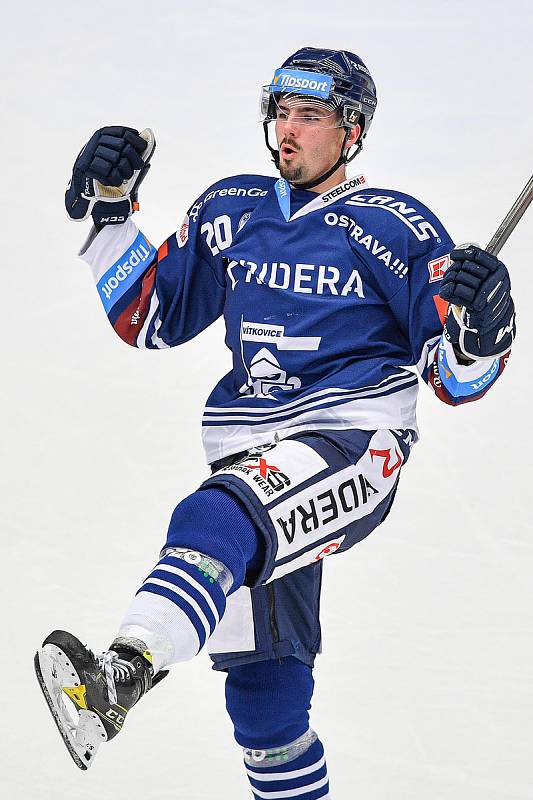 Utkání 4. kola hokejové extraligy: HC Oceláři Třinec - HC Vítkovice Ridera, 25, září 2022, Třinec. Jan Bernovský z Vítkovic.