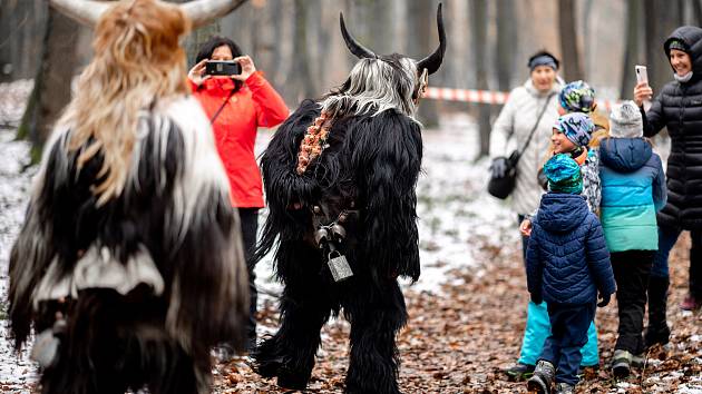 Čerti z Rakouska v Ostravě v Bělském lese a stezka odvahy, 5. prosince 2021.