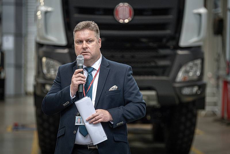 Představení v pořadí desetitisícího vozu Tatra vyrobeného ve společnosti TATRA TRUCKS a.s., 27. dubna 2022 v Kopřivnici. Generální ředitel Tatra Trucks Pavel Lazar.