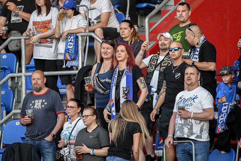 Utkání 4. kola nadstavby první fotbalové ligy, skupina o titul: Baník Ostrava - Slavia Praha, 11. května 2022, Ostrava. Fanoušci.