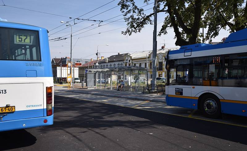 Skončila výstavba první etapy přestupního terminálu Hulváky.