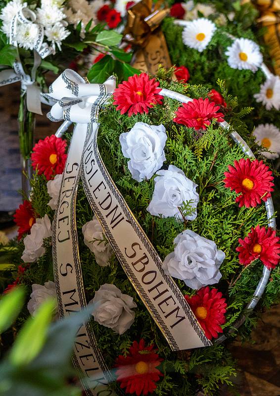 Ostrava pohřbila romskou legendu. Pohřeb Josefa Facuny 21. října v kostele Neposkvrněného početí Panny Marie v Přívoze.
